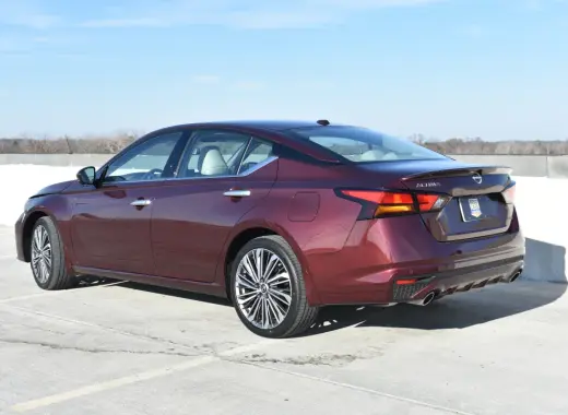 Nissan Altima SR VC-Turbo 2024